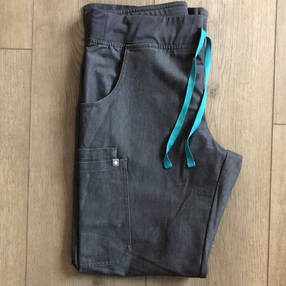 FIGS Kade Cargo Scrub Pant